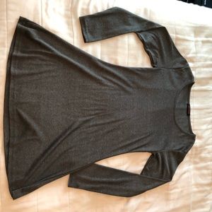 Long sleeve simple dress.